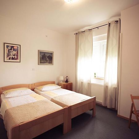 Rooms Medved Samobor Esterno foto