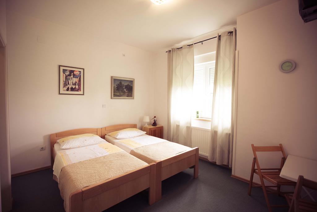 Rooms Medved Samobor Esterno foto